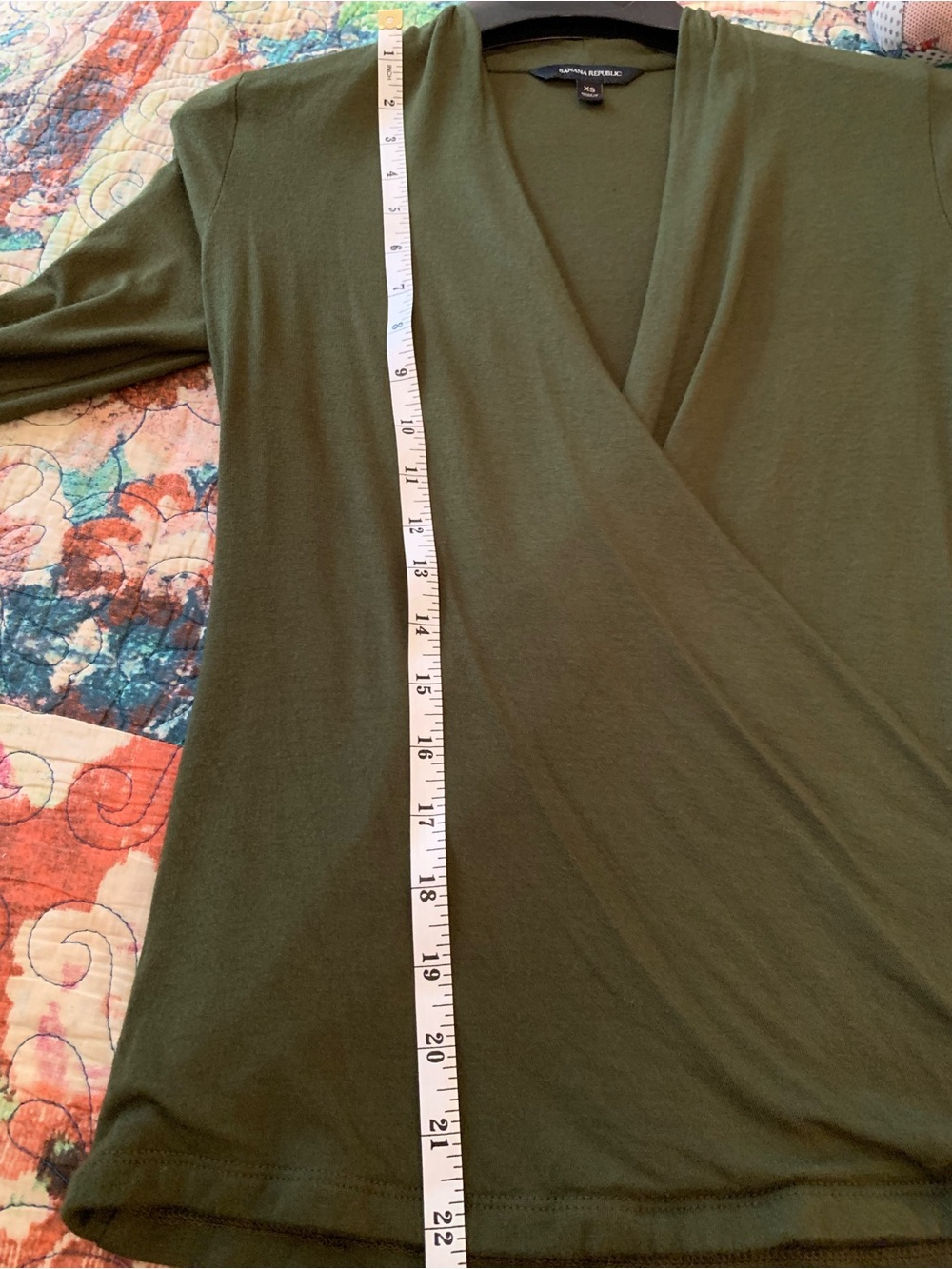 NWT BANANA REPUBLIC THREADSOFT LONG SLEEVE WRAP BLOUSE. EXCELLENT CONDITION! - Picture 4 of 8